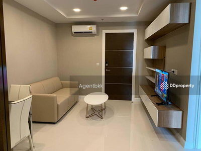 The Metropolis Samrong Interchange, Samut Prakan, Thailand The Metropolis Samrong Interchange, Samut Prakan, Thailand