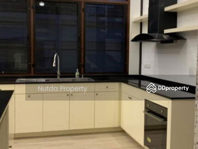 Single house Ratchaprarop, Bangkok, Thailand Single house Ratchaprarop, Bangkok, Thailand