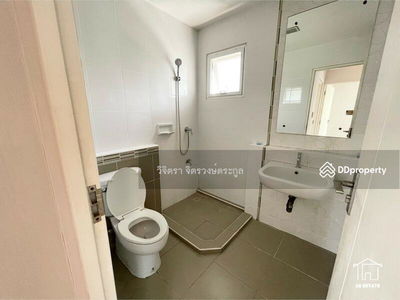 Mantana Lake Watcharapol, Bangkok, Thailand Mantana Lake Watcharapol, Bangkok, Thailand