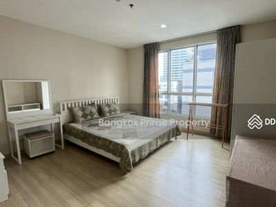 Life @ Sathorn 10, Bangkok, Thailand Life @ Sathorn 10, Bangkok, Thailand