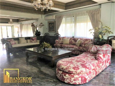 Townhouse in Compound, Bangkok, Thailand Townhouse in Compound, Bangkok, Thailand