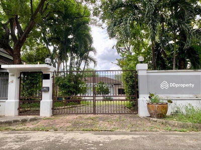 Muang Thong Thani 100, Nonthaburi, Thailand Muang Thong Thani 100, Nonthaburi, Thailand