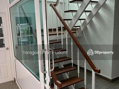 Large 3-Bedroom House, Bangkok, Thailand Large 3-Bedroom House, Bangkok, Thailand