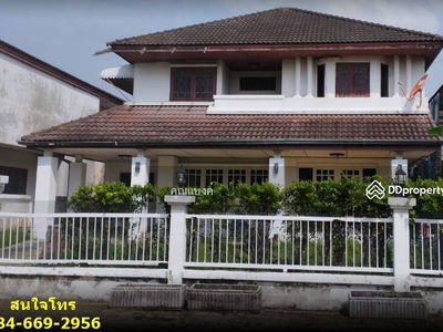 Housing in Phasi Charoen, Thailand Housing in Phasi Charoen, Thailand