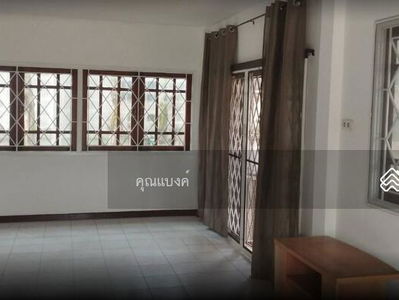 Gehäuse In Phasi Charoen, Thailand Gehäuse In Phasi Charoen, Thailand