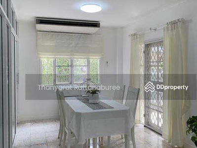 Parkway Chalet Ramkhamhaeng, Bangkok, Thailand Parkway Chalet Ramkhamhaeng, Bangkok, Thailand