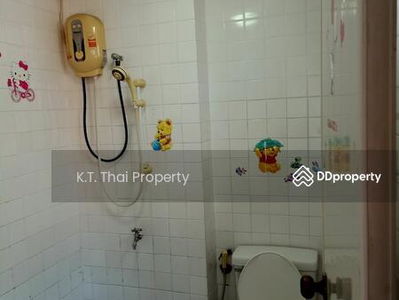 Pattanakarn Life Complex, Bangkok, Thailand Pattanakarn Life Complex, Bangkok, Thailand