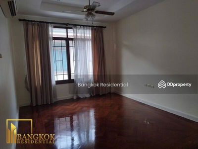 Narasiri Pattanakarn - 5 Bedroom House in Pattanakarn 54, Bangkok, Thailand Narasiri Pattanakarn - 5 Bedroom House in Pattanakarn 54, Bangkok, Thailand