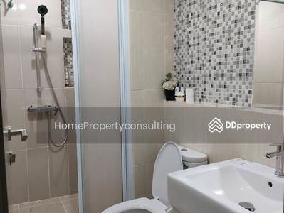 Life Ratchadapisek, Bangkok, Thailand Life Ratchadapisek, Bangkok, Thailand