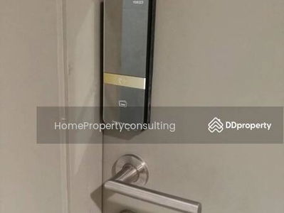 Life Ratchadapisek, Bangkok, Thailand Life Ratchadapisek, Bangkok, Thailand