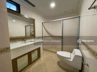 Oriental Towers, Bangkok, Thailand Oriental Towers, Bangkok, Thailand