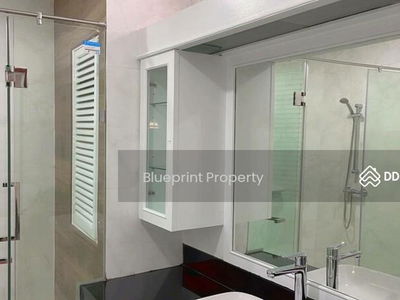 Govind Tower, Bangkok, Thailand Govind Tower, Bangkok, Thailand