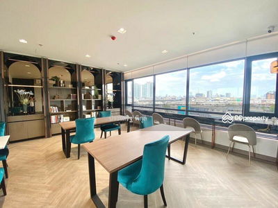 The President Charan-Yaek Fai Chai Station, Bangkok, Thailand The President Charan-Yaek Fai Chai Station, Bangkok, Thailand