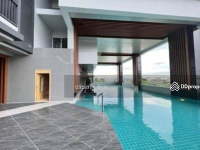 The President Charan-Yaek Fai Chai Station, Bangkok, Thailand The President Charan-Yaek Fai Chai Station, Bangkok, Thailand