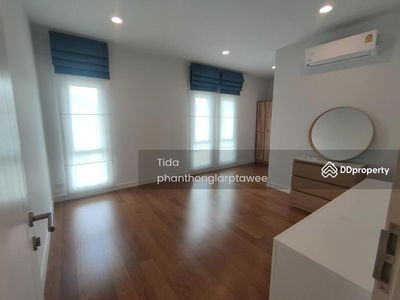 Burasiri Panyaintra, Bangkok, Thailand Burasiri Panyaintra, Bangkok, Thailand