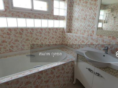 80127 - Large detached house for rent, area 1 rai, meets the needs of commerce or a large family, Chalong Krung Road, Bangkok., Thailand 80127 - Large detached house for rent, area 1 rai, meets the needs of commerce or a large family, Chalong Krung Road, Bangkok., Thailand