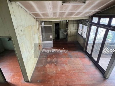 For rent: Land with buildings. Soi Aree Samphan 7, area 155 sq m., excellent location, Bangkok, Thailand For rent: Land with buildings. Soi Aree Samphan 7, area 155 sq m., excellent location, Bangkok, Thailand