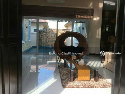 Housing in Bangkok, Thailand Housing in Bangkok, Thailand