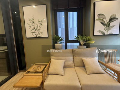 The Line Phahon-Pradipat, Bangkok, Thailand The Line Phahon-Pradipat, Bangkok, Thailand