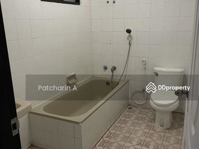 3 storey Townhouse near The Mall Bangkapi, Bangkok, Thailand 3 storey Townhouse near The Mall Bangkapi, Bangkok, Thailand