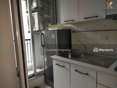 Life @ Ratchada-Suthisan, Bangkok, Thailand Life @ Ratchada-Suthisan, Bangkok, Thailand