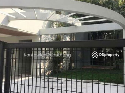 Large 5-Bedroom House, Bangkok, Thailand Large 5-Bedroom House, Bangkok, Thailand