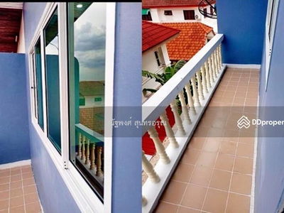 Bueng Thonglang Pittaya School (1 km.), Niwa International School (1 km.), Bangkok, Thailand Bueng Thonglang Pittaya School (1 km.), Niwa International School (1 km.), Bangkok, Thailand