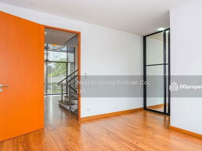 Office/Townhome, Bangkok, Thailand Office/Townhome, Bangkok, Thailand