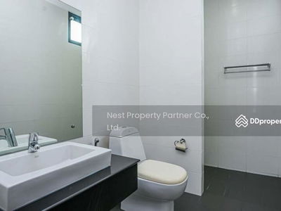 Office/Townhome, Bangkok, Thailand Office/Townhome, Bangkok, Thailand