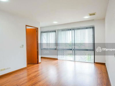 Office/Townhome, Bangkok, Thailand Office/Townhome, Bangkok, Thailand