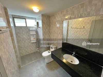 The Lake Metropark Sathorn, Bangkok, Thailand The Lake Metropark Sathorn, Bangkok, Thailand