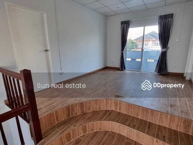 Maneerin Rattanathibet, Nonthaburi, Thailand Maneerin Rattanathibet, Nonthaburi, Thailand