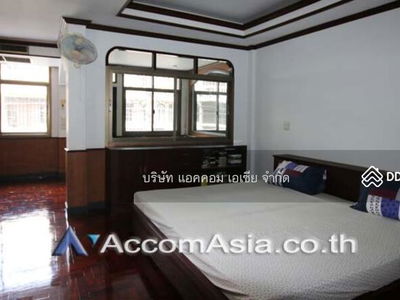 Home Office | 7 Bedrooms Townhouse For Rent in Sathorn, Bangkok near BTS Surasak 1520623, Bangkok, Thailand Home Office | 7 Bedrooms Townhouse For Rent in Sathorn, Bangkok near BTS Surasak 1520623, Bangkok, Thailand