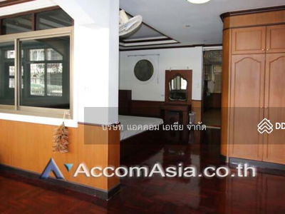Home Office | 7 Bedrooms Townhouse For Rent in Sathorn, Bangkok near BTS Surasak 1520623, Bangkok, Thailand Home Office | 7 Bedrooms Townhouse For Rent in Sathorn, Bangkok near BTS Surasak 1520623, Bangkok, Thailand