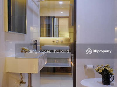 Ivy Ampio, Bangkok, Thailand Ivy Ampio, Bangkok, Thailand