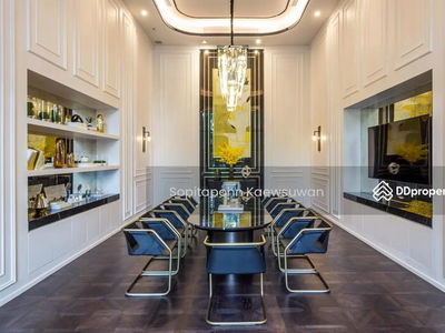 Muniq Langsuan, Bangkok, Thailand Muniq Langsuan, Bangkok, Thailand