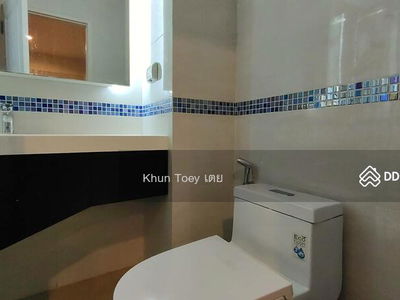 Life @ Sukhumvit 65, Bangkok, Thailand Life @ Sukhumvit 65, Bangkok, Thailand