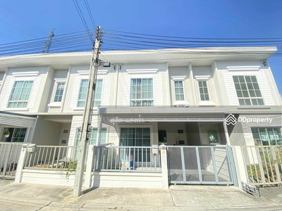For rent, beautiful new townhome, J City, Assumption College, Sriracha, Chon Buri., Thailand For rent, beautiful new townhome, J City, Assumption College, Sriracha, Chon Buri., Thailand