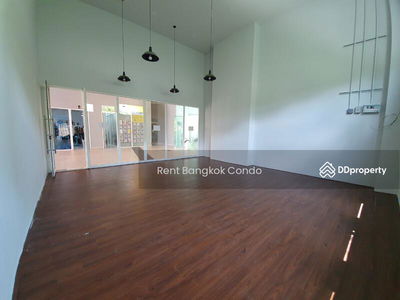 Supalai Lite Ratchada-Narathiwas-Sathorn, Bangkok, Thailand Supalai Lite Ratchada-Narathiwas-Sathorn, Bangkok, Thailand