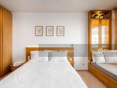 Life One Wireless, Bangkok, Thailand Life One Wireless, Bangkok, Thailand