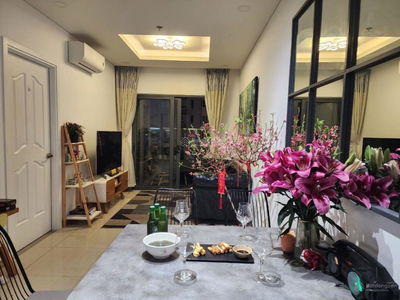 The Monarchy, Vietnam  The Monarchy, Vietnam