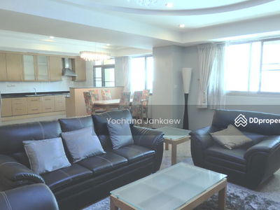 Royal Castle Sukhumvit, Bangkok, Thailand Royal Castle Sukhumvit, Bangkok, Thailand