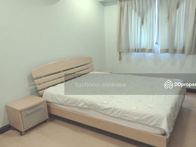 Royal Castle Sukhumvit, Bangkok, Thailand Royal Castle Sukhumvit, Bangkok, Thailand