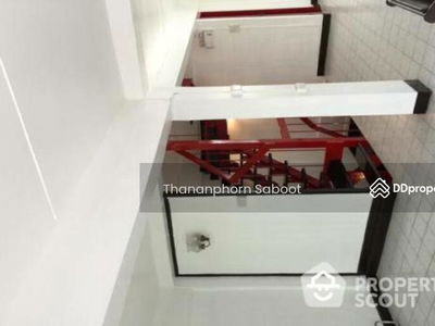 3-Bedroom Townhouse, Bangkok, Thailand 3-Bedroom Townhouse, Bangkok, Thailand