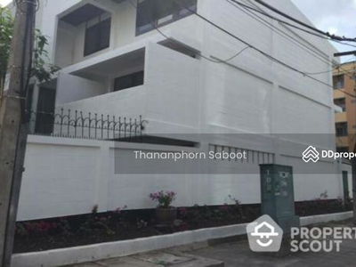 3-Bedroom Townhouse, Bangkok, Thailand 3-Bedroom Townhouse, Bangkok, Thailand