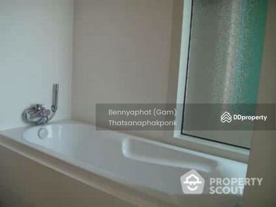 Manhattan Chidlom, Bangkok, Thailand Manhattan Chidlom, Bangkok, Thailand