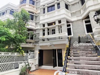 Moo Baan Chicha Castle, Bangkok, Thailand Moo Baan Chicha Castle, Bangkok, Thailand