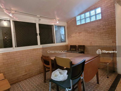 810 Soi Thararom 2, Khlong Tan Nuea Subdistrict, Watthana District, Bangkok, Bangkok, Thailand 810 Soi Thararom 2, Khlong Tan Nuea Subdistrict, Watthana District, Bangkok, Bangkok, Thailand