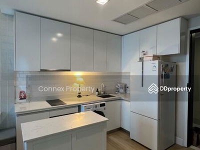 EQUINOX Paholyothin-Viphavadee, Bangkok, Thailand EQUINOX Paholyothin-Viphavadee, Bangkok, Thailand