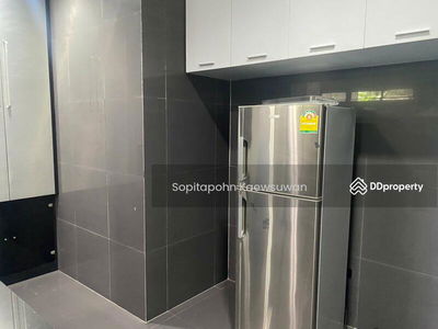 10110, Bangkok, Thailand 10110, Bangkok, Thailand